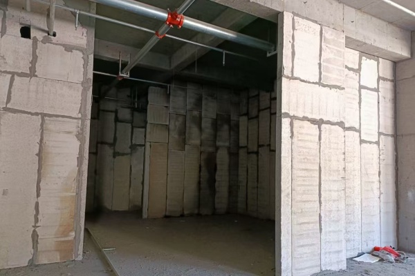 綠標水泥輕質隔墻板施工現場